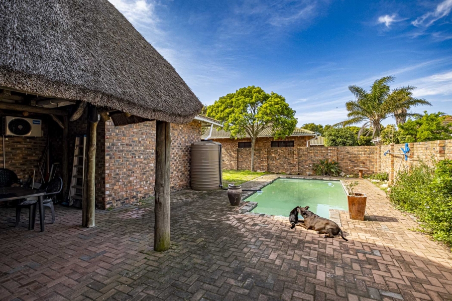 4 Bedroom Property for Sale in Summerstrand Eastern Cape